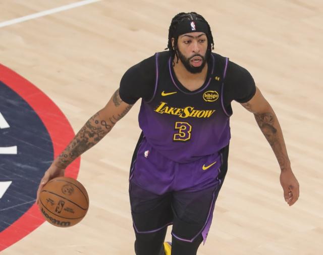 亚博体育-浓眉暴论频出：文班冲DPOY靠舆论 球队拖累MVP竞争