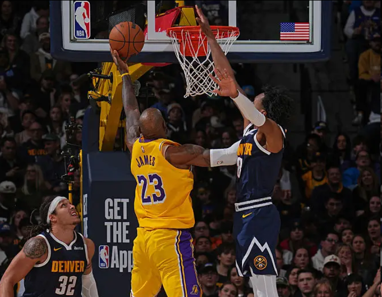 亚博官网-湖人实现16分大逆转！掘金末节9分钟仅8分 下半场仅36分崩盘