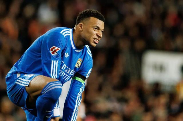 亚博-姆巴佩膝伤复发拒手术，皇马与世界杯终难两全？